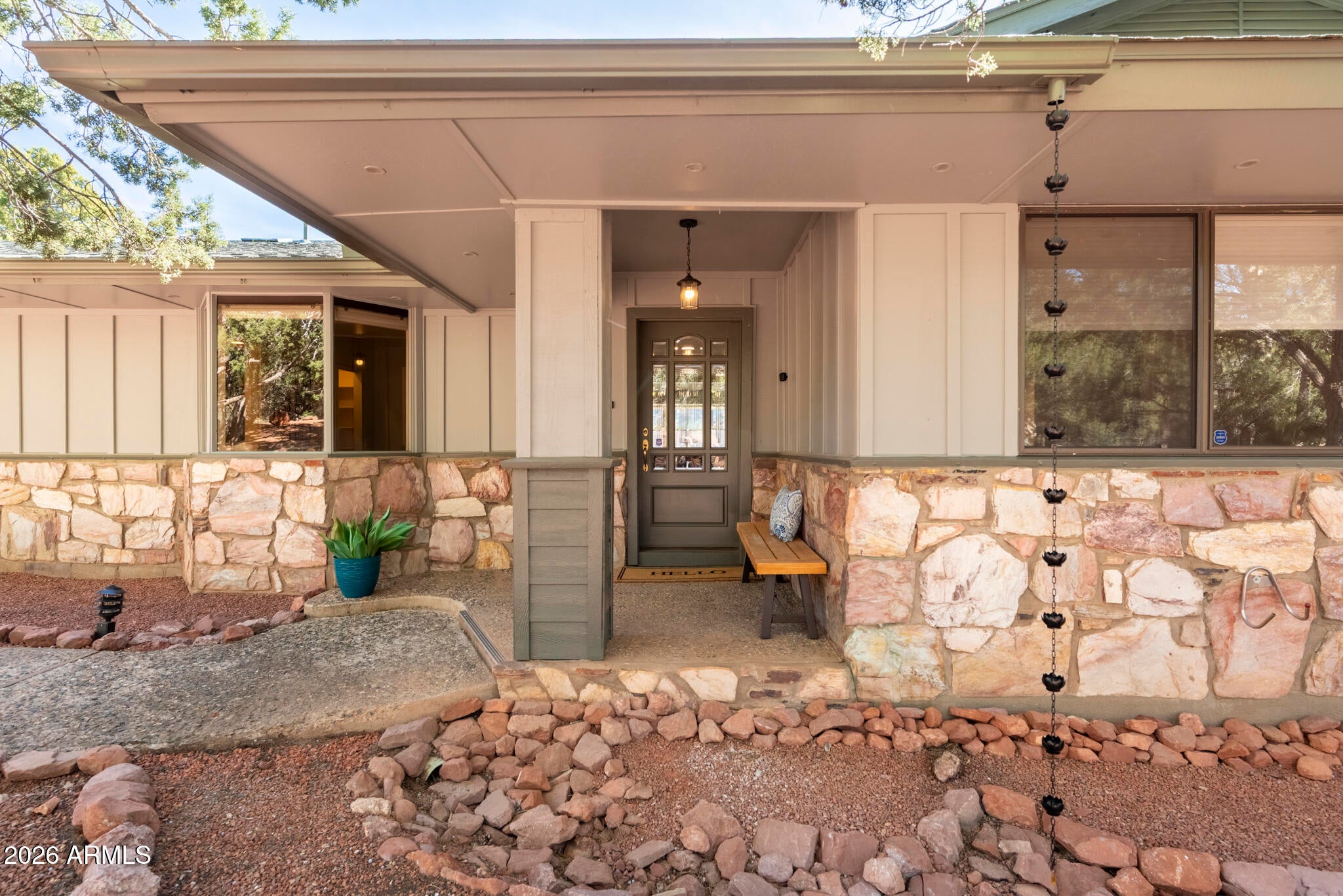 141 S BOWSTRING Drive