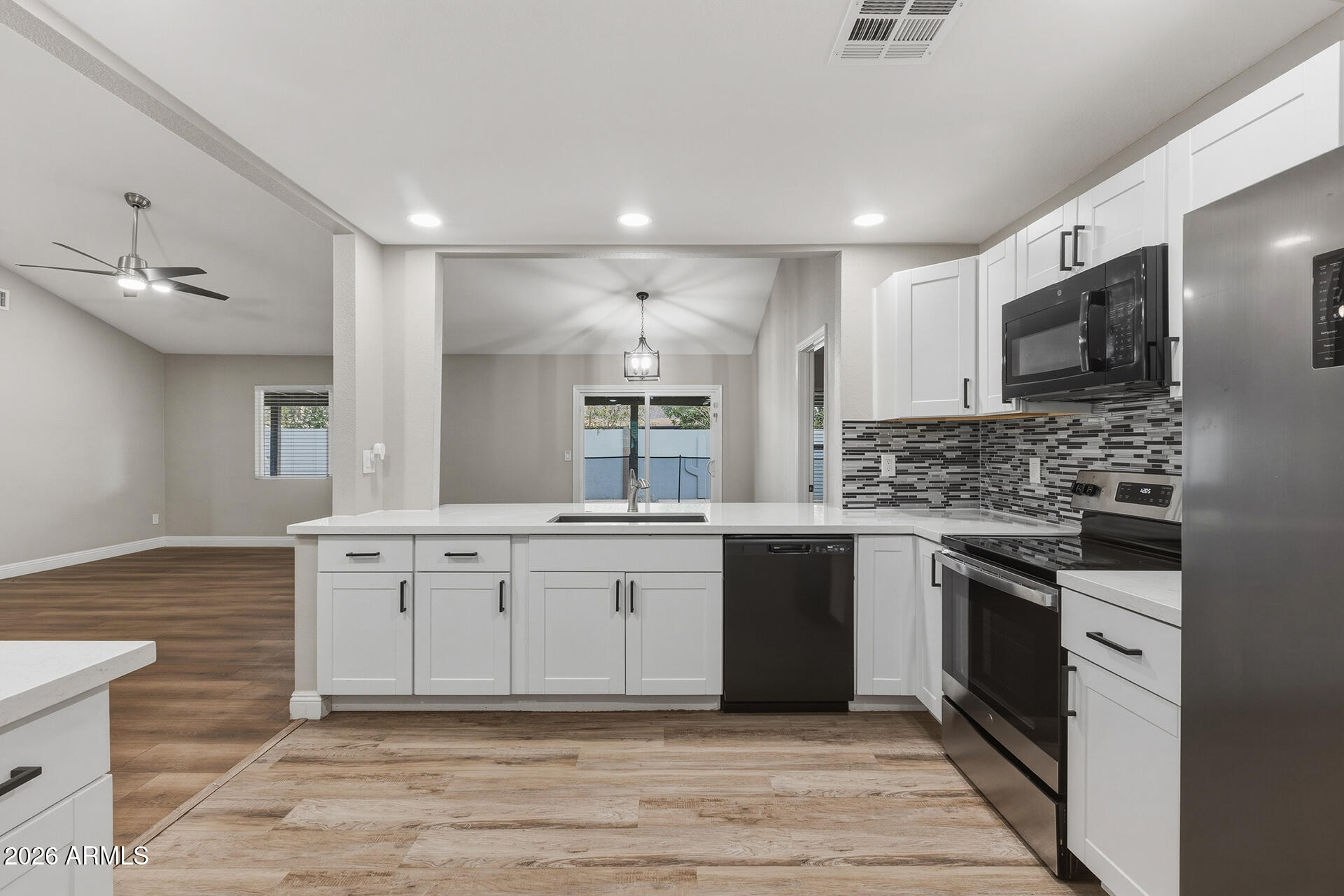 9033 W VOGEL Avenue