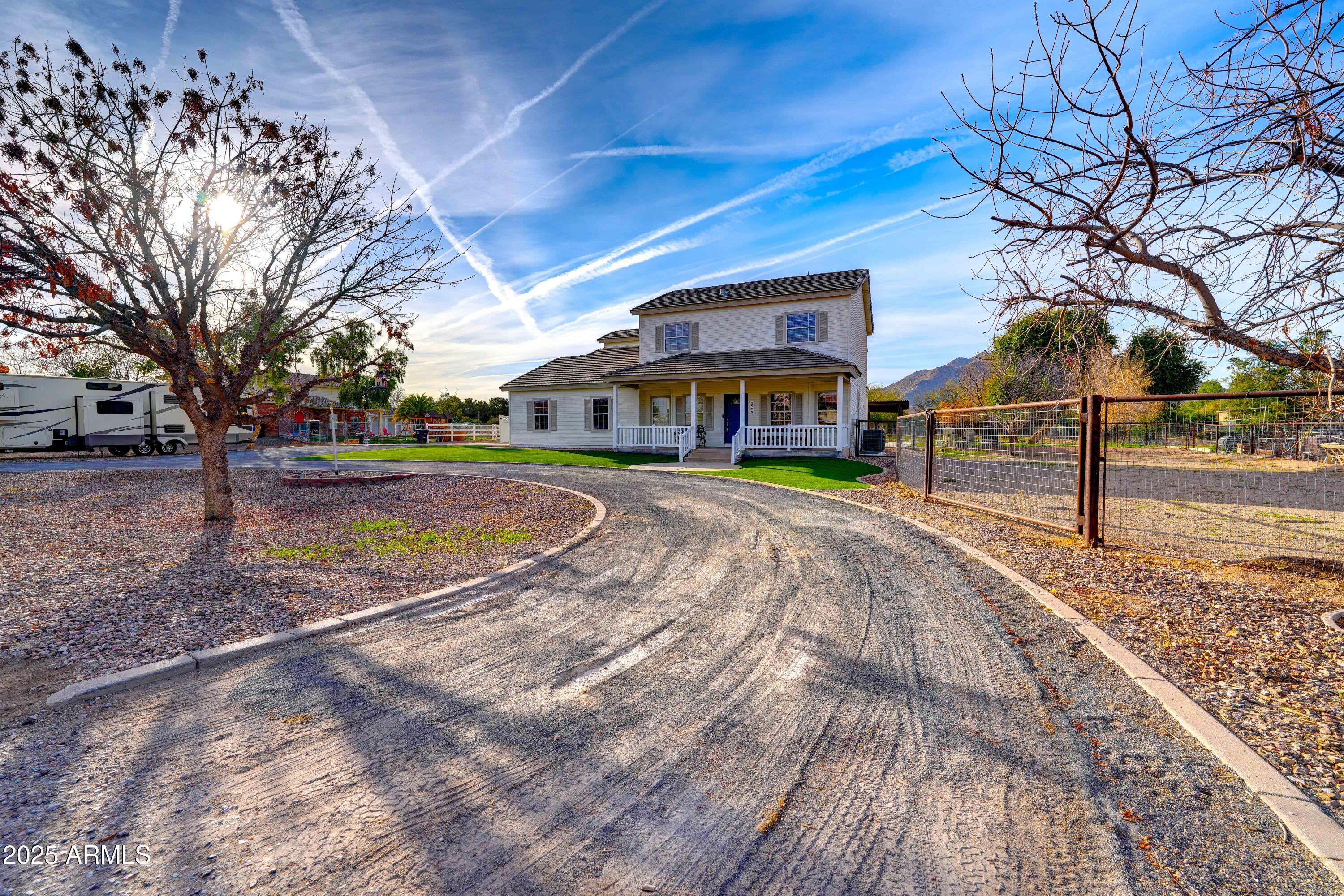 3929 E FLINTLOCK Drive