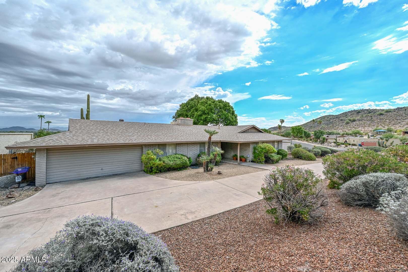 13013 N Surrey Circle