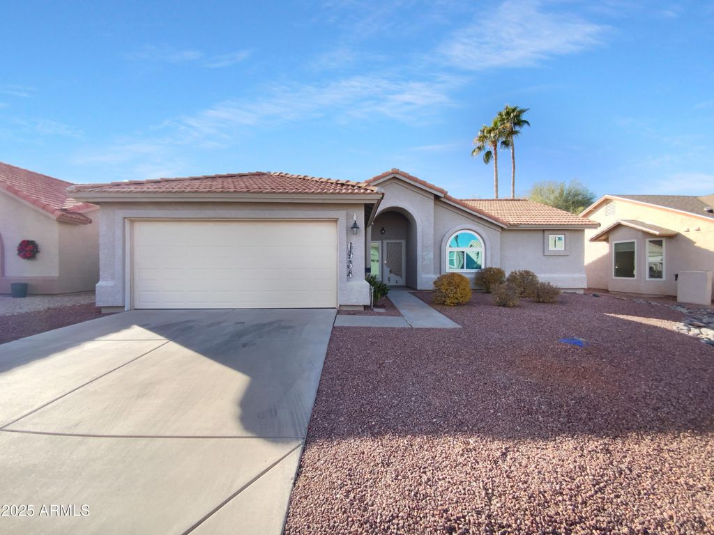 Photo of 6934 S Oakmont Drive, Chandler, AZ 85249 (MLS # 6961241)