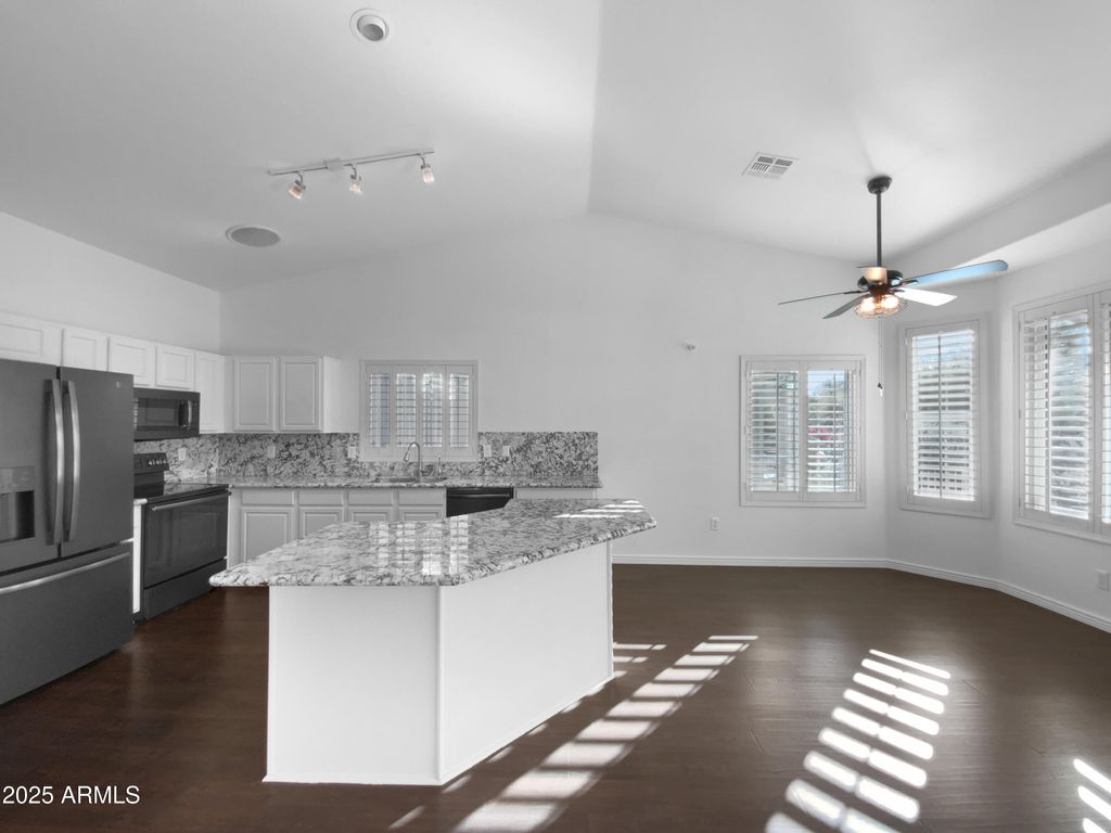 Photo of 6934 S Oakmont Drive, Chandler, AZ 85249 (MLS # 6961241)