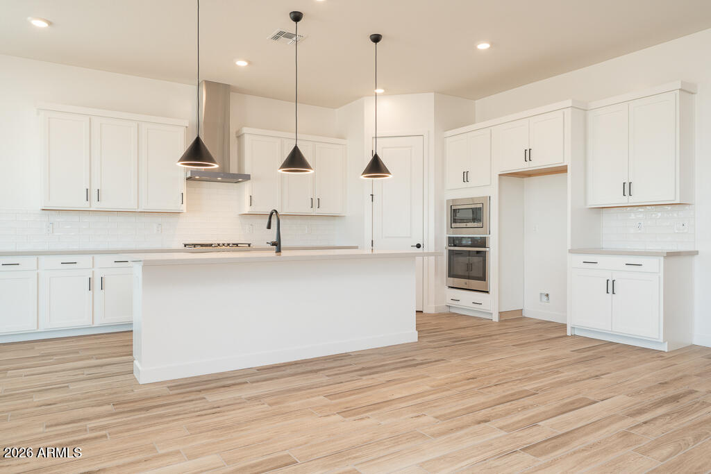 17638 W HIGHLAND Avenue