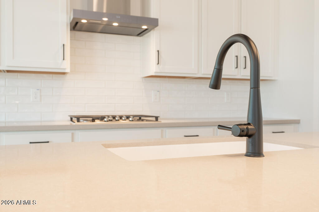 17638 W HIGHLAND Avenue