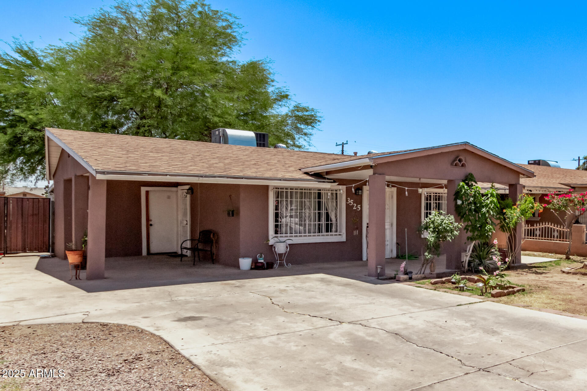 Homes 2 3525 W LATHAM Street