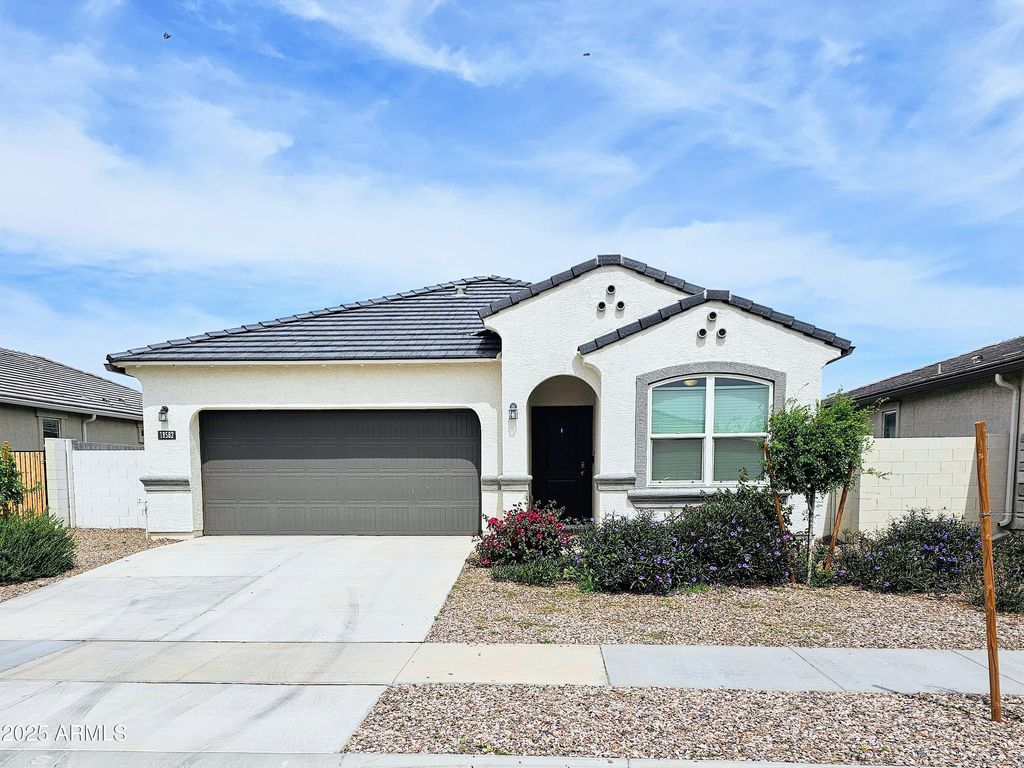 listing image 0