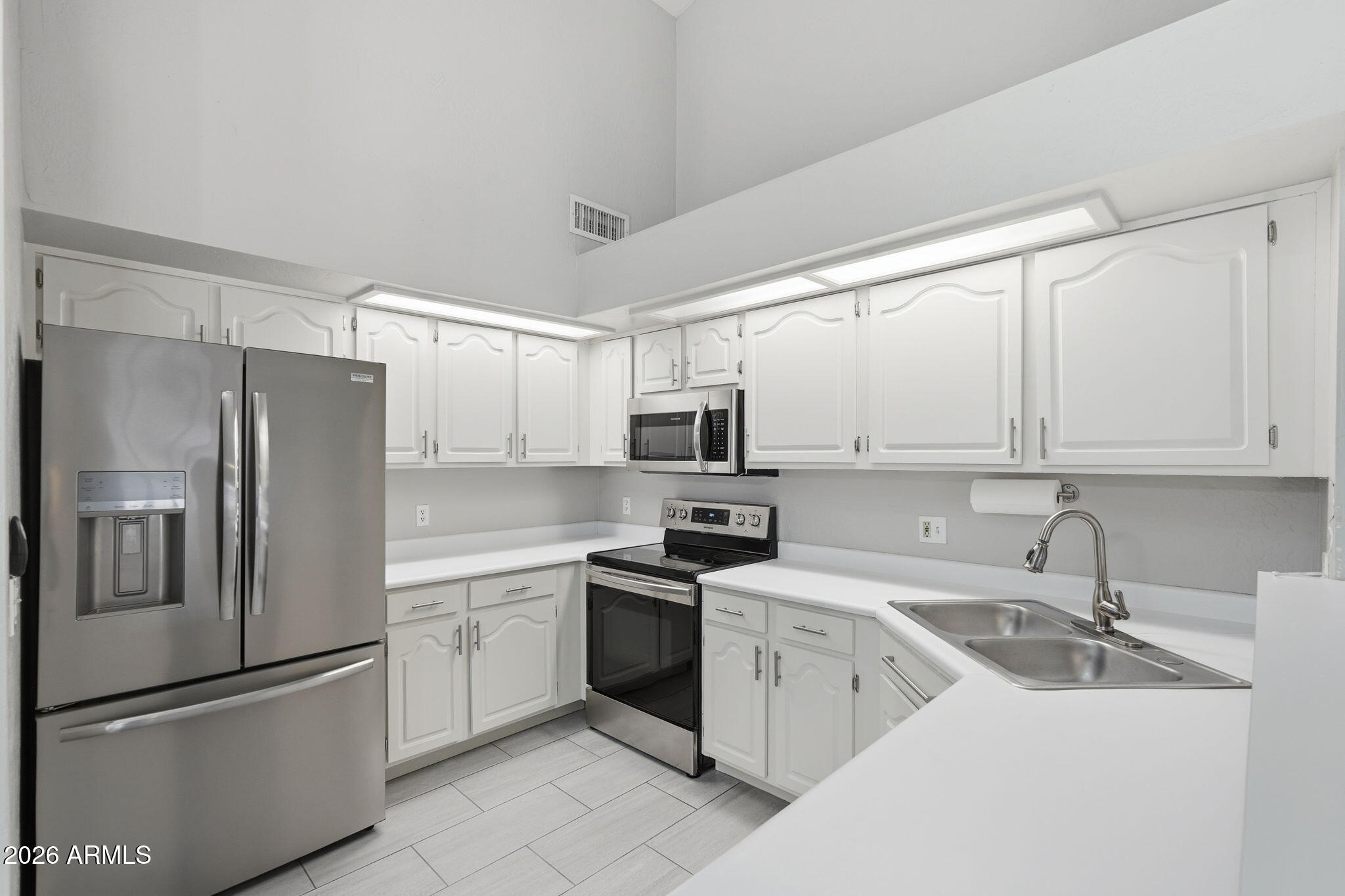 5244 E HANNIBAL Street