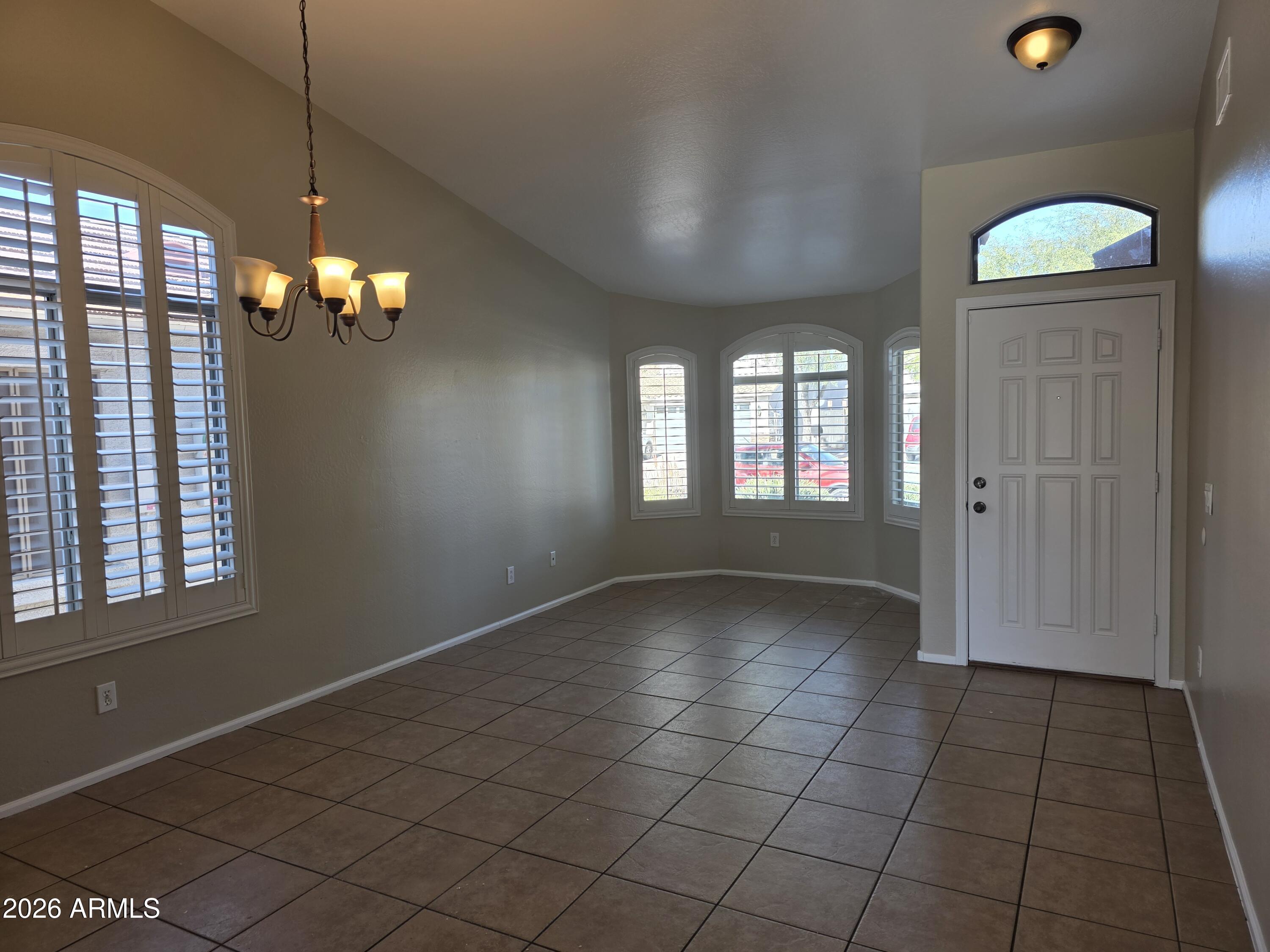 1605 E MELANIE Street