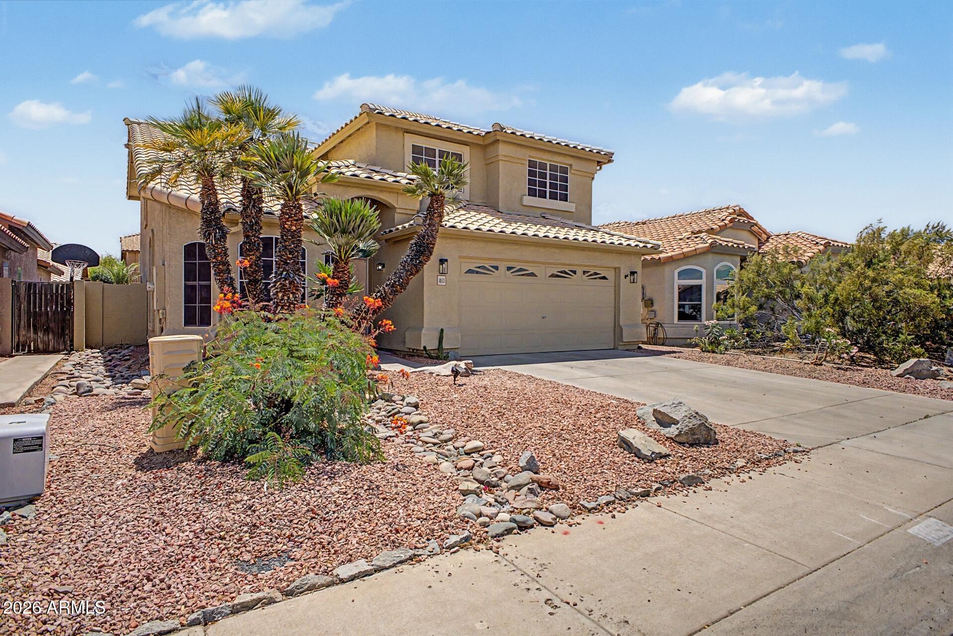 1053 W MYRNA Lane