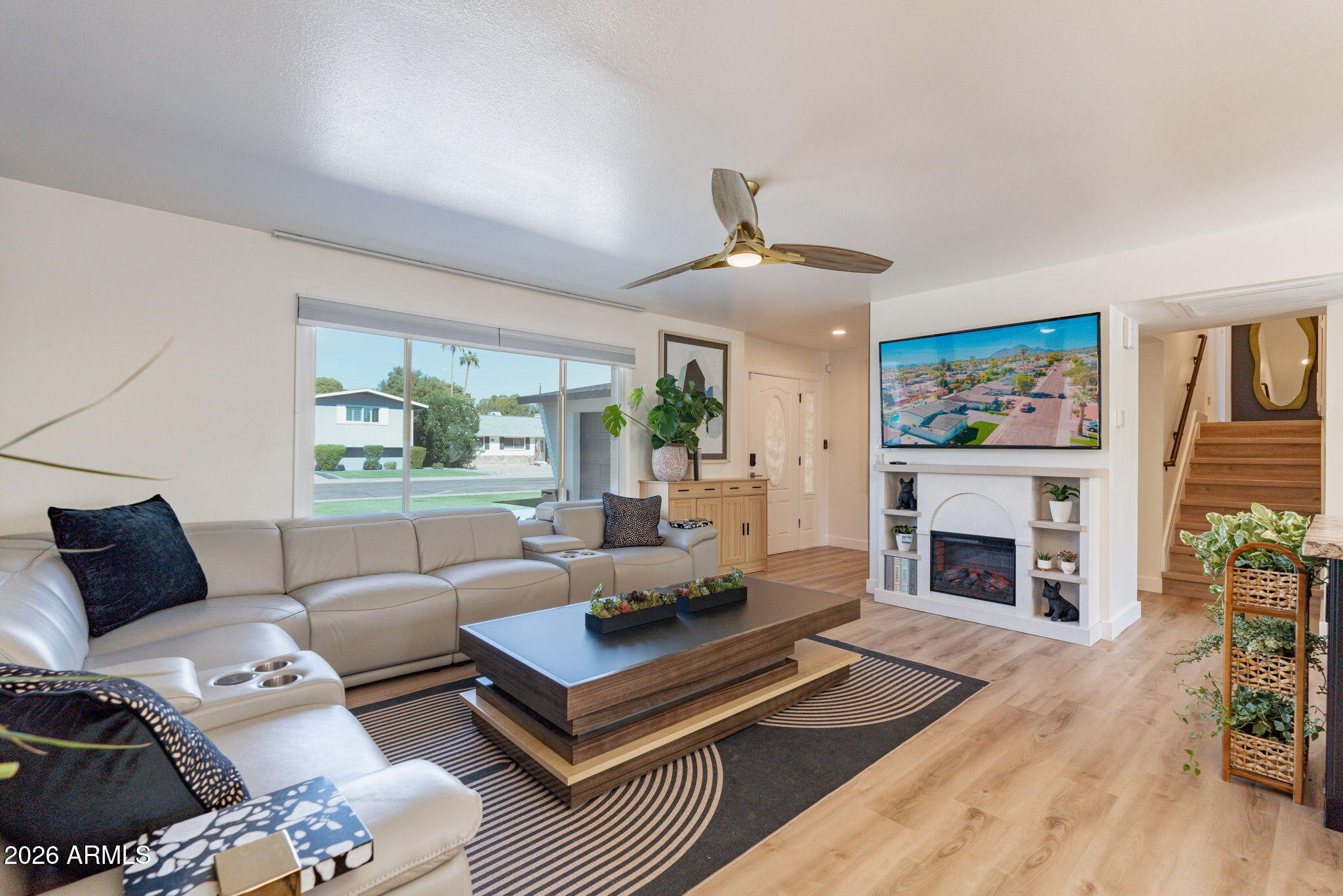 8437 E KEIM Drive