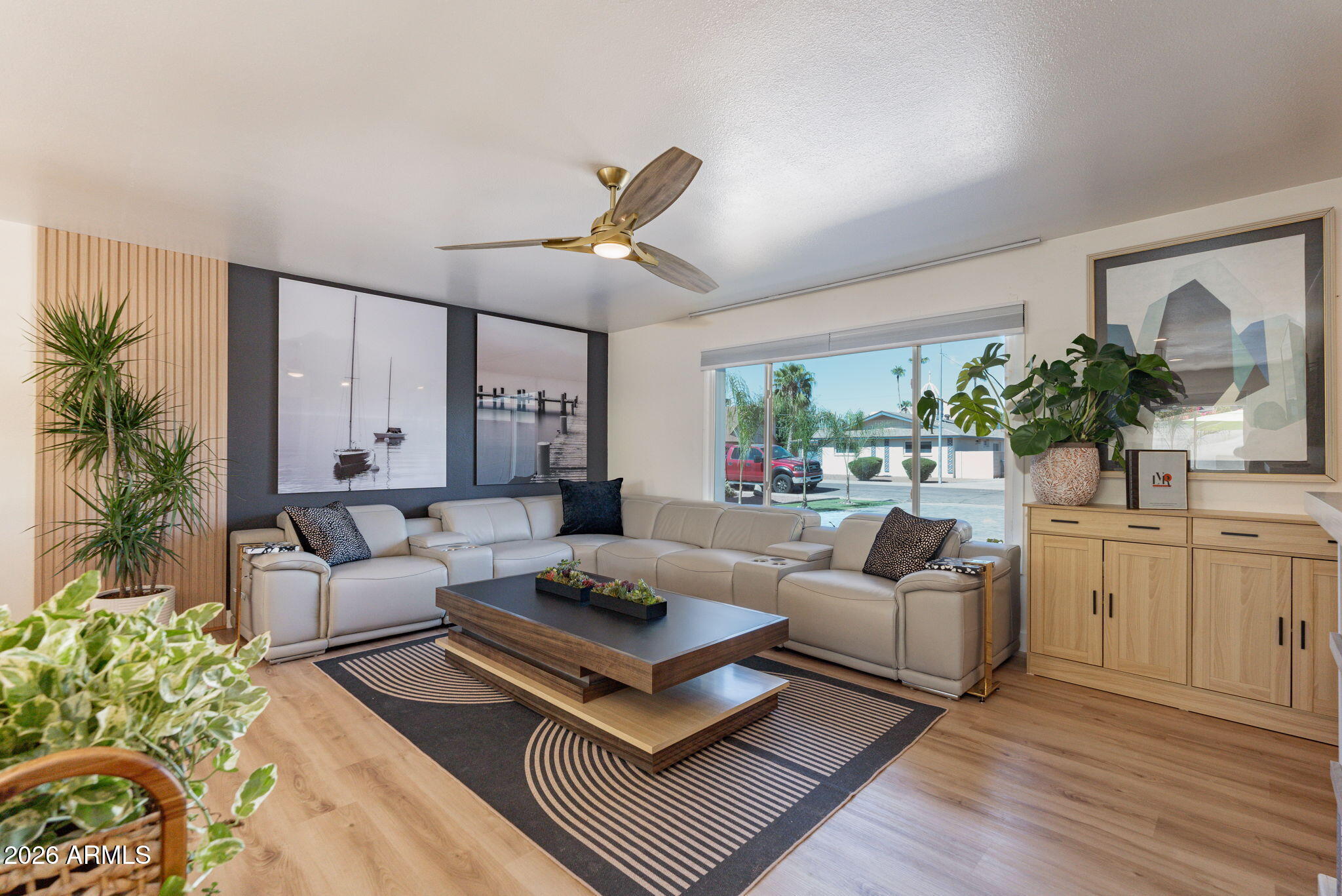 8437 E KEIM Drive