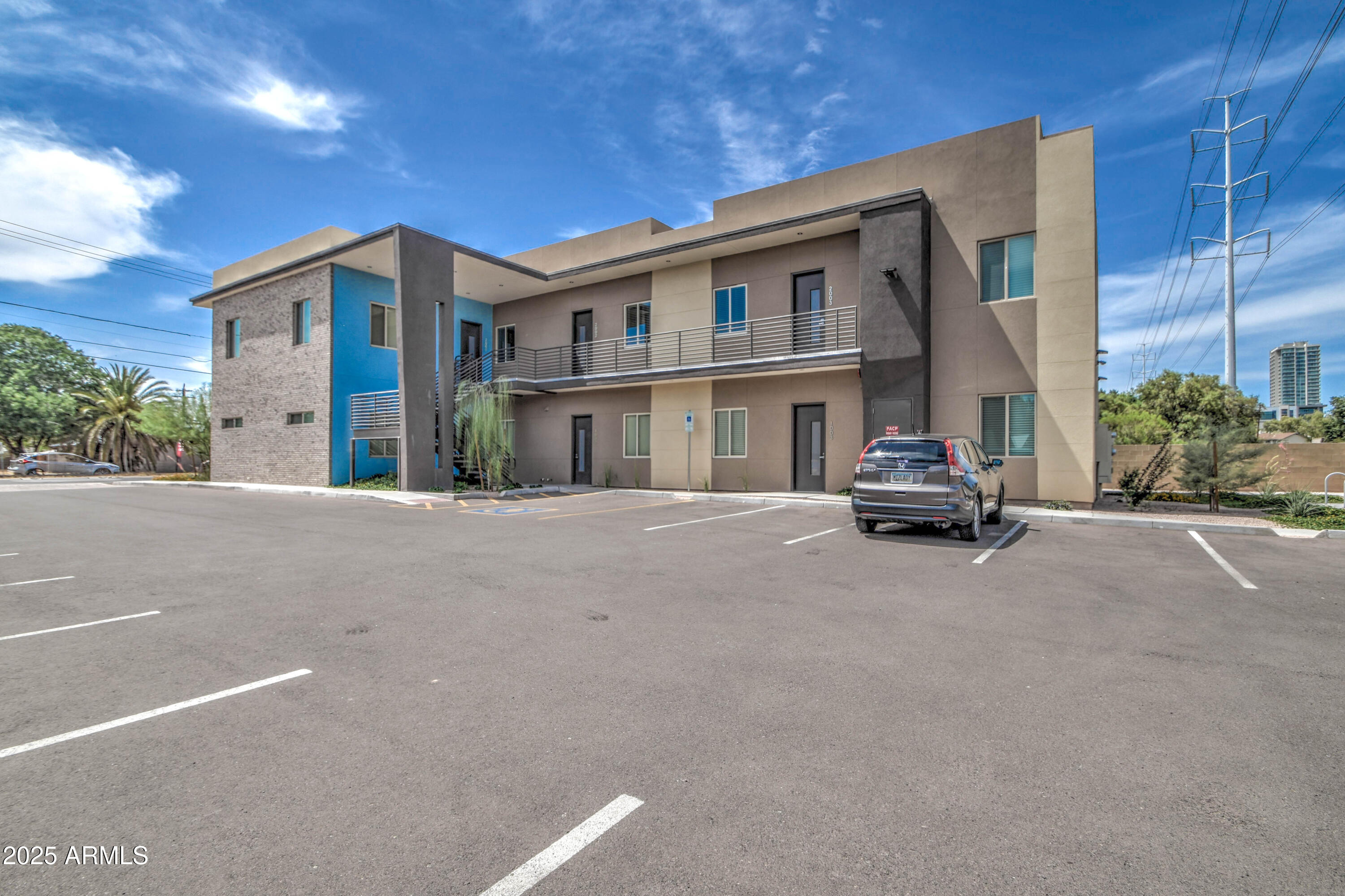 1037 S FARMER Avenue