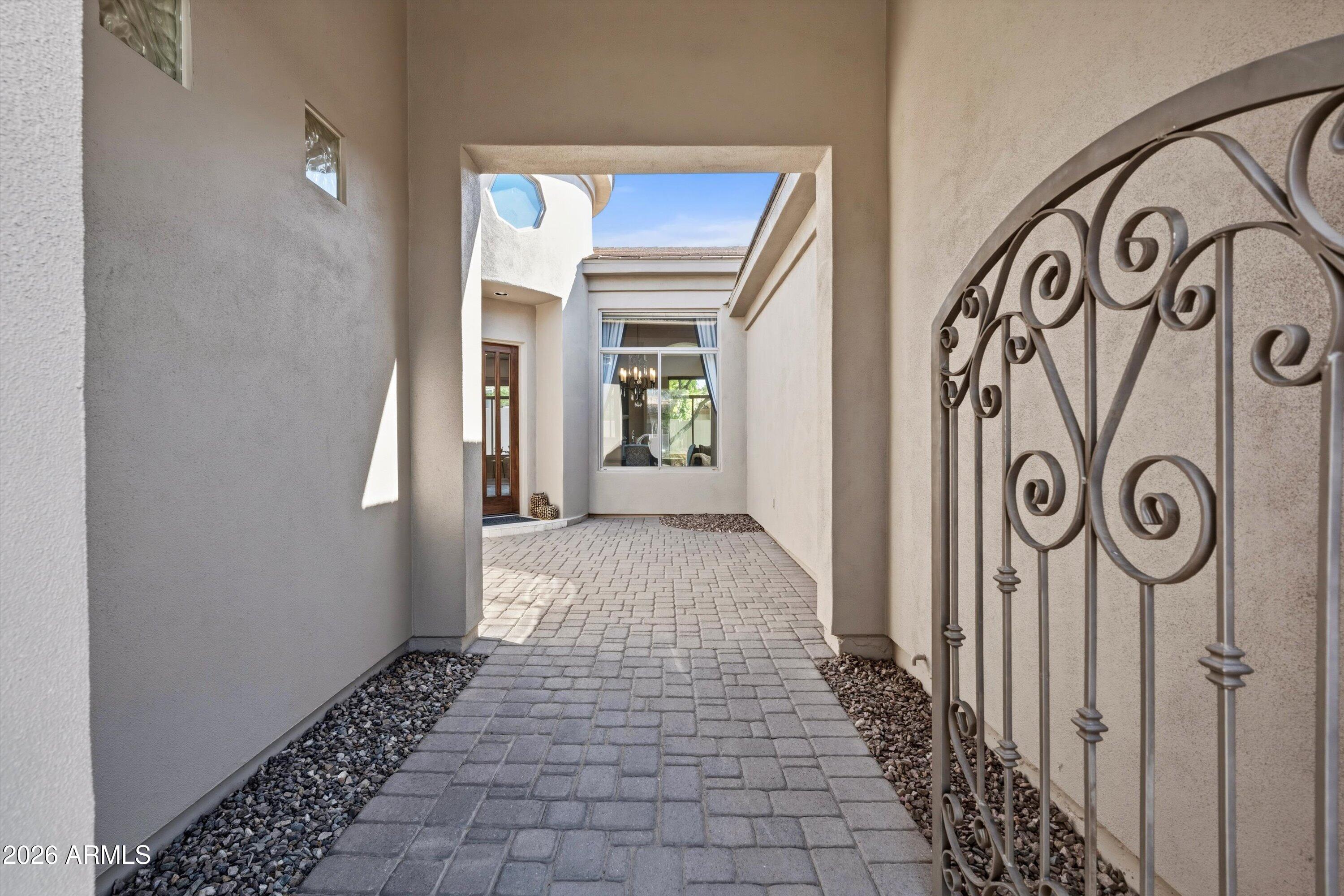 10975 E KORA Lane
