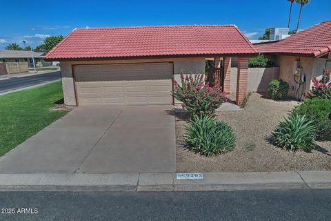 5202 E TAMBLO Drive Phoenix AZ 85044