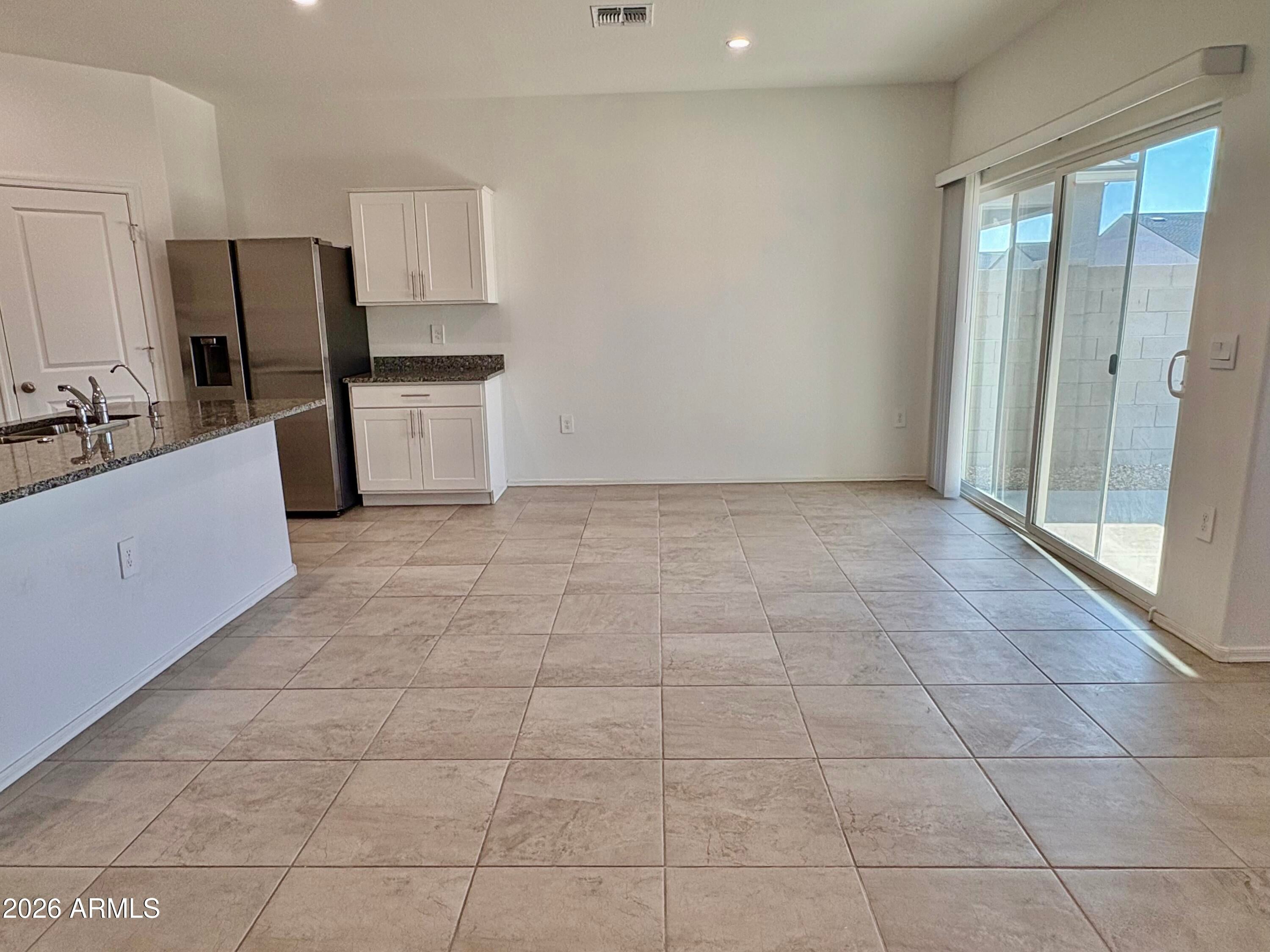 1575 E Lardner