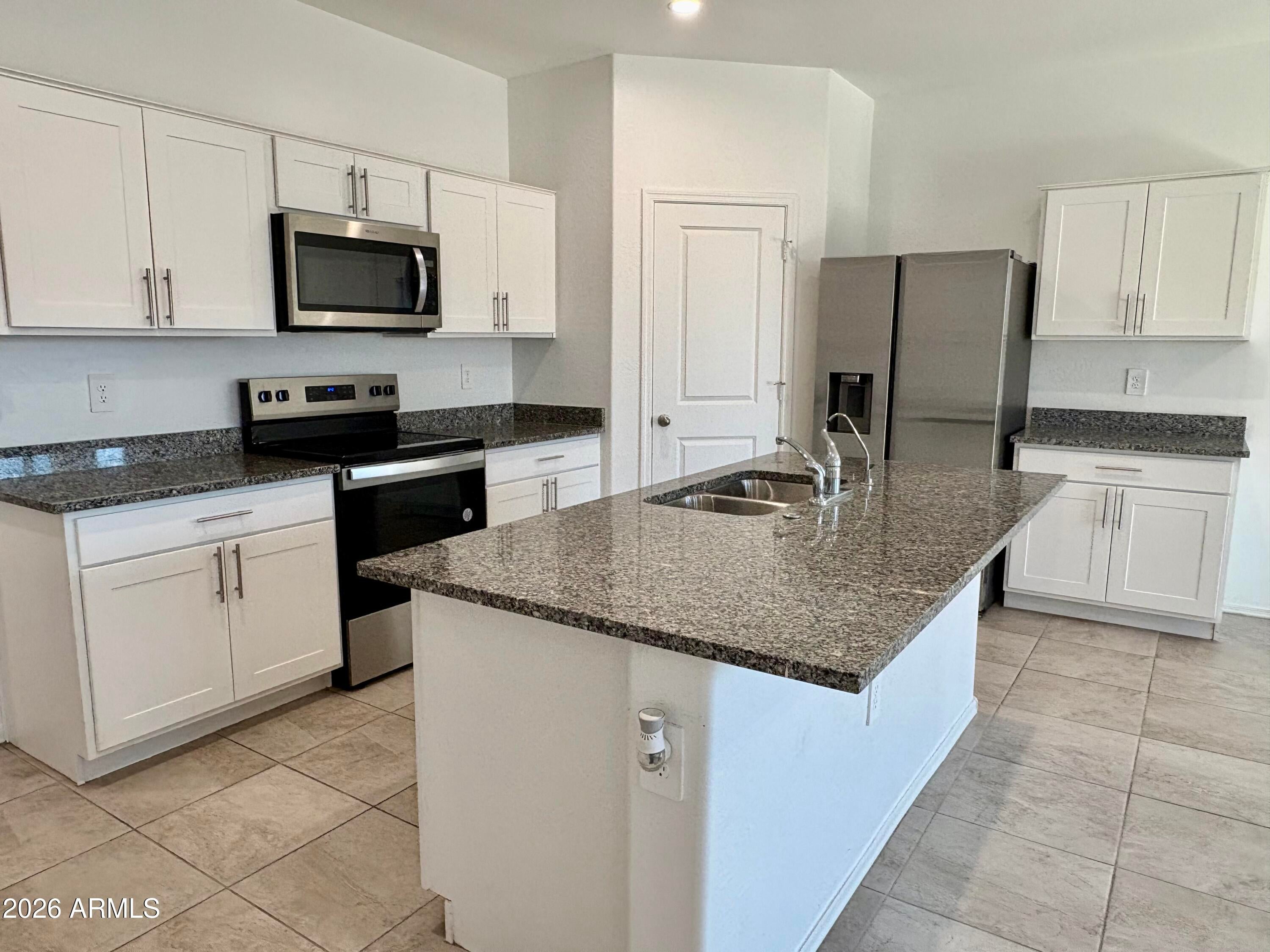 1575 E Lardner