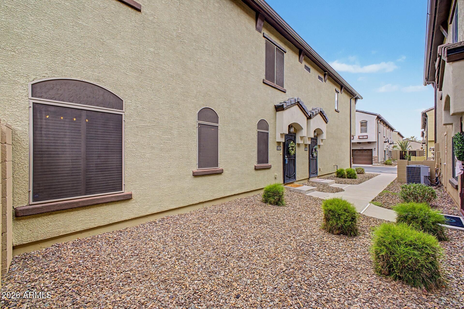 2725 E MINE CREEK Road 1028