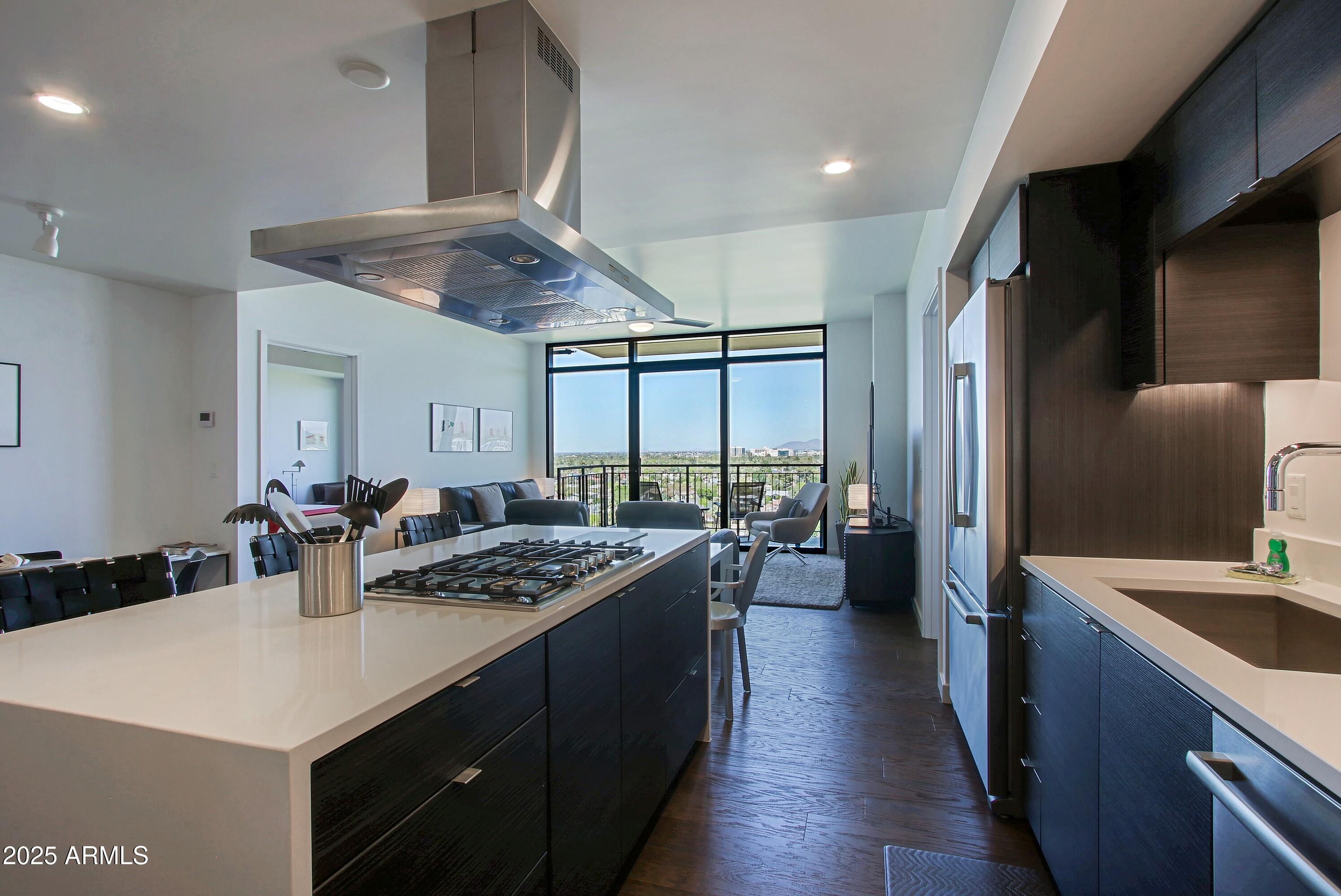 200 W PORTLAND Street 1024