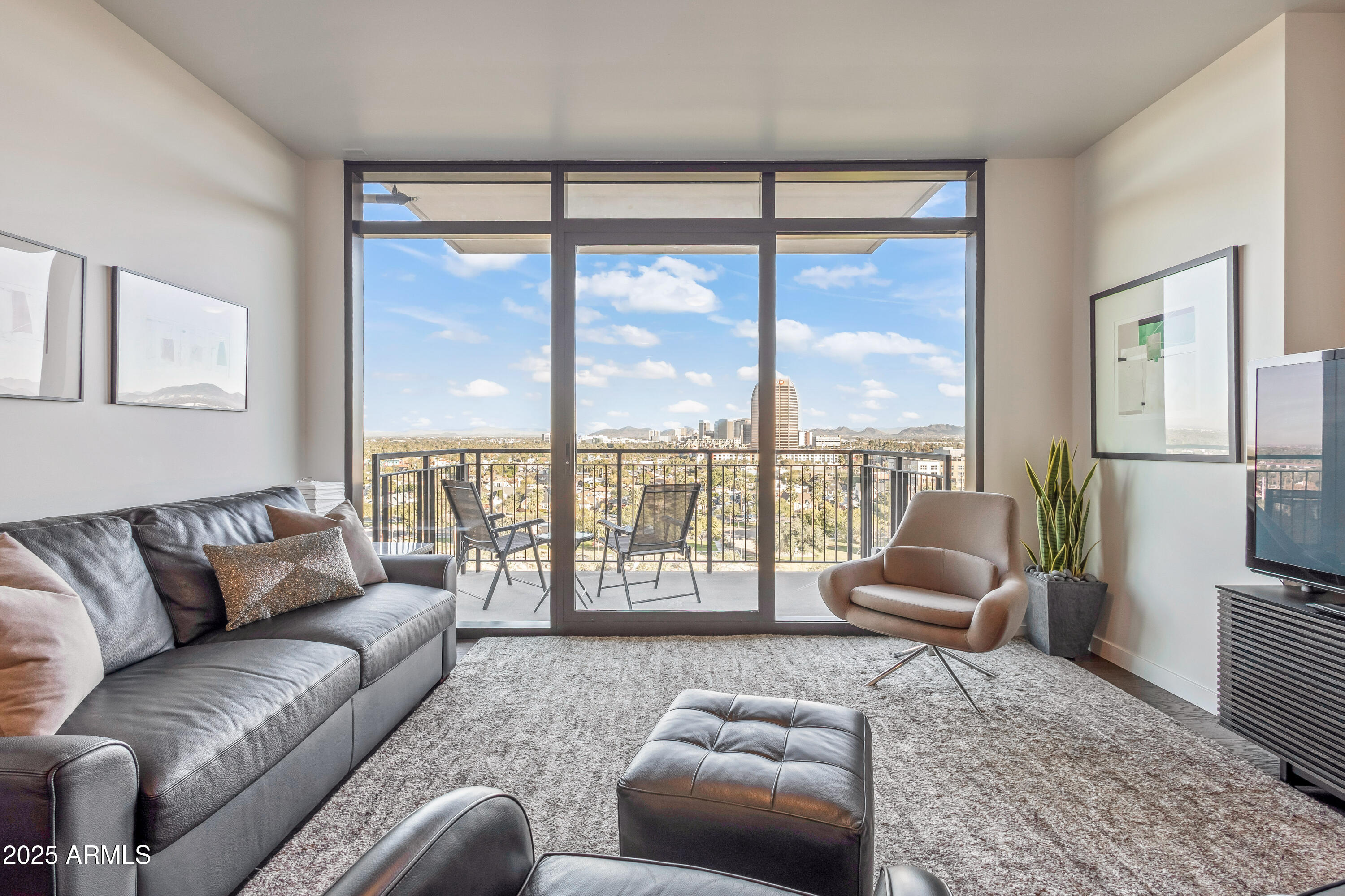 200 W PORTLAND Street 1024