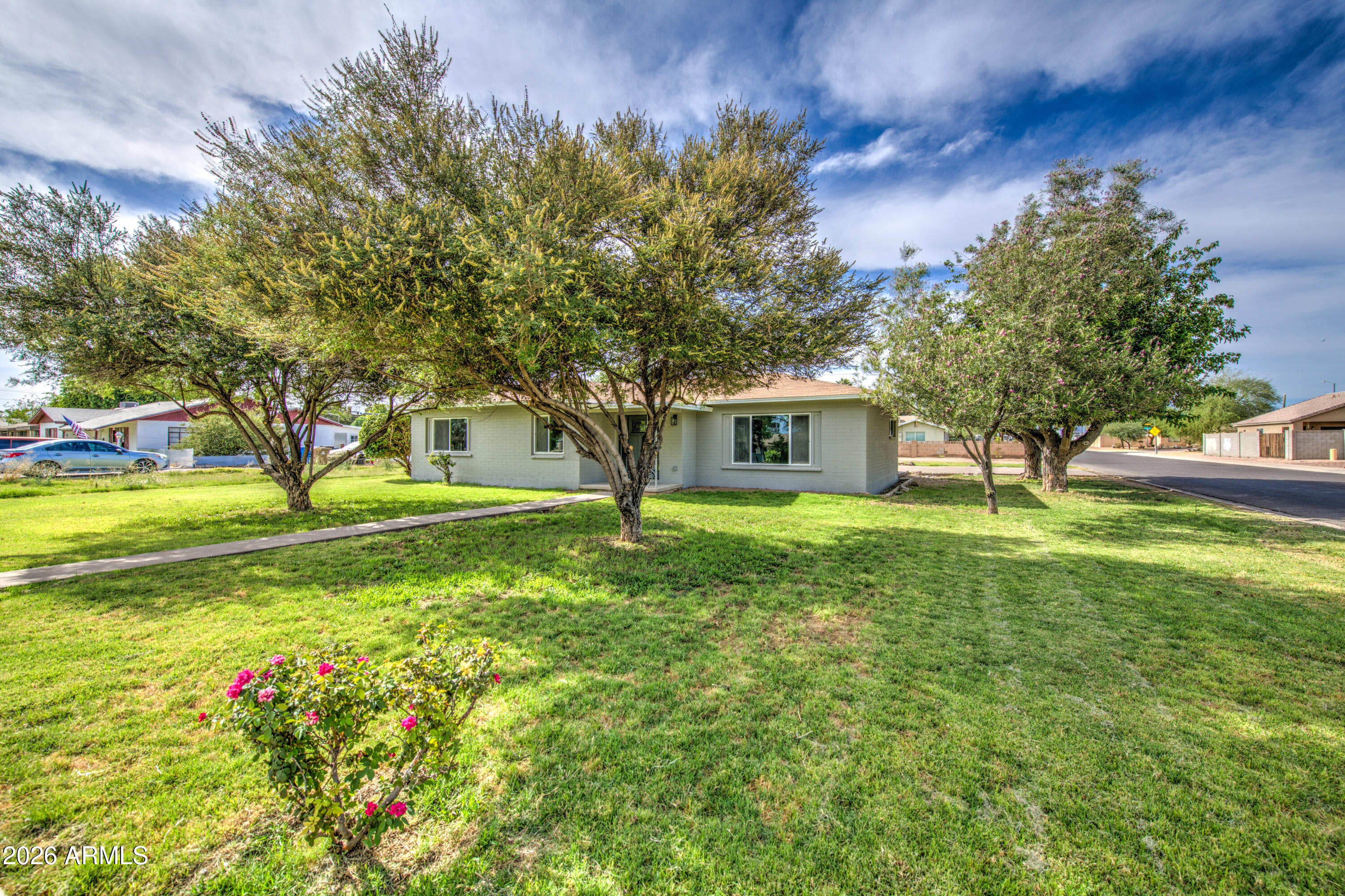 512 E NARRAMORE Avenue