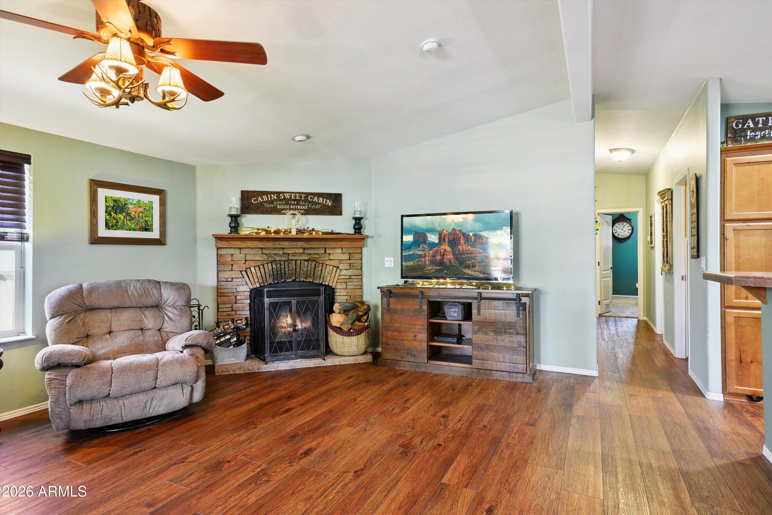 1220 E CARIBOU Road