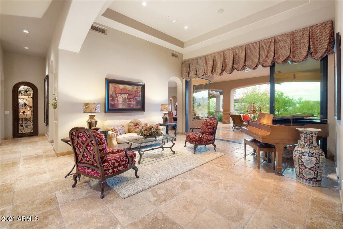 CAREFREE - Residential