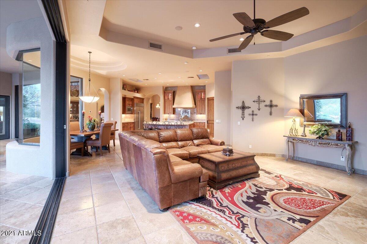 CAREFREE - Residential