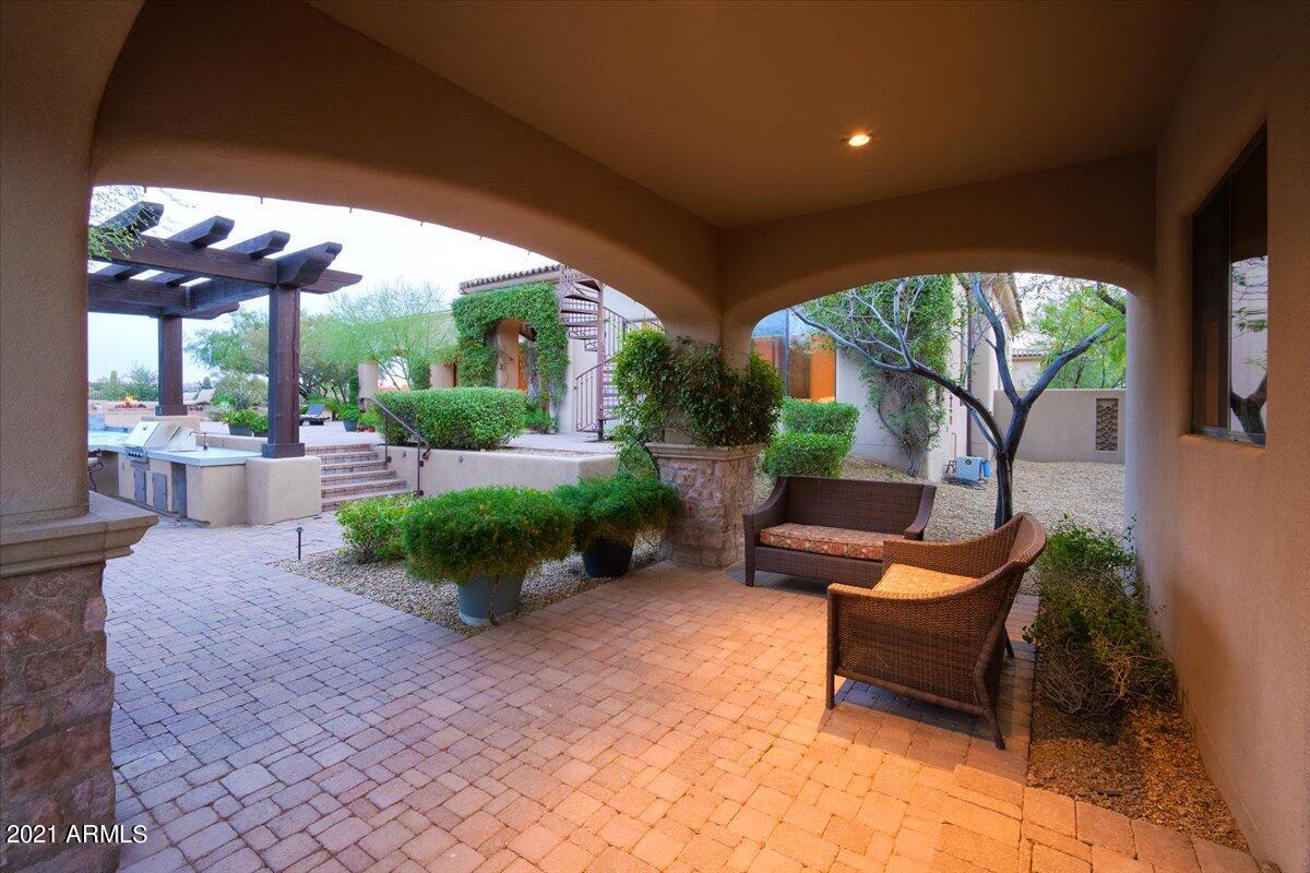 CAREFREE - Residential