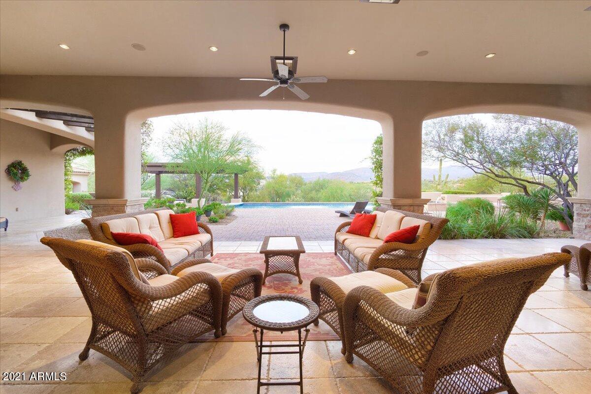 CAREFREE - Residential