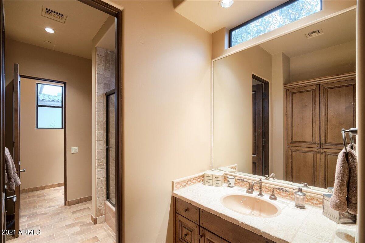 CAREFREE - Residential