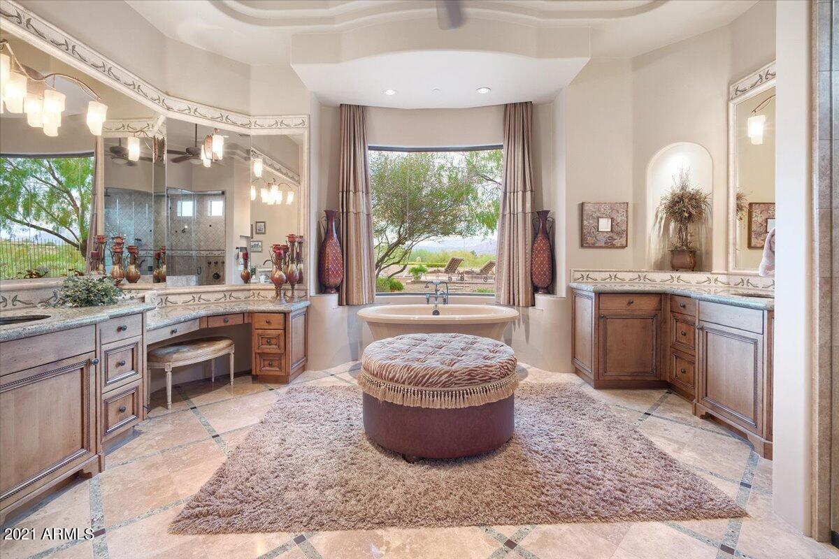 CAREFREE - Residential