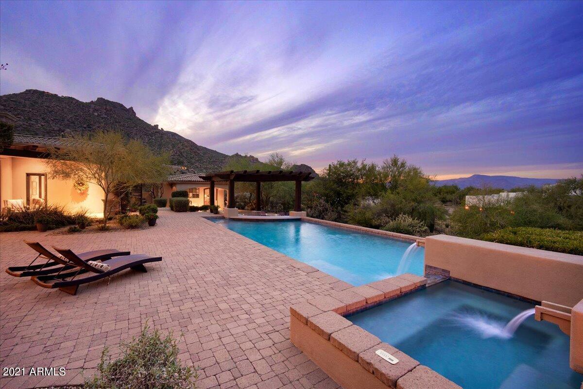 CAREFREE - Residential