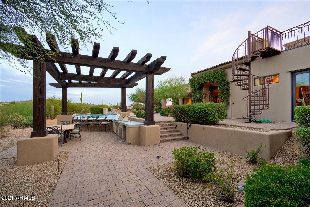 CAREFREE - Residential