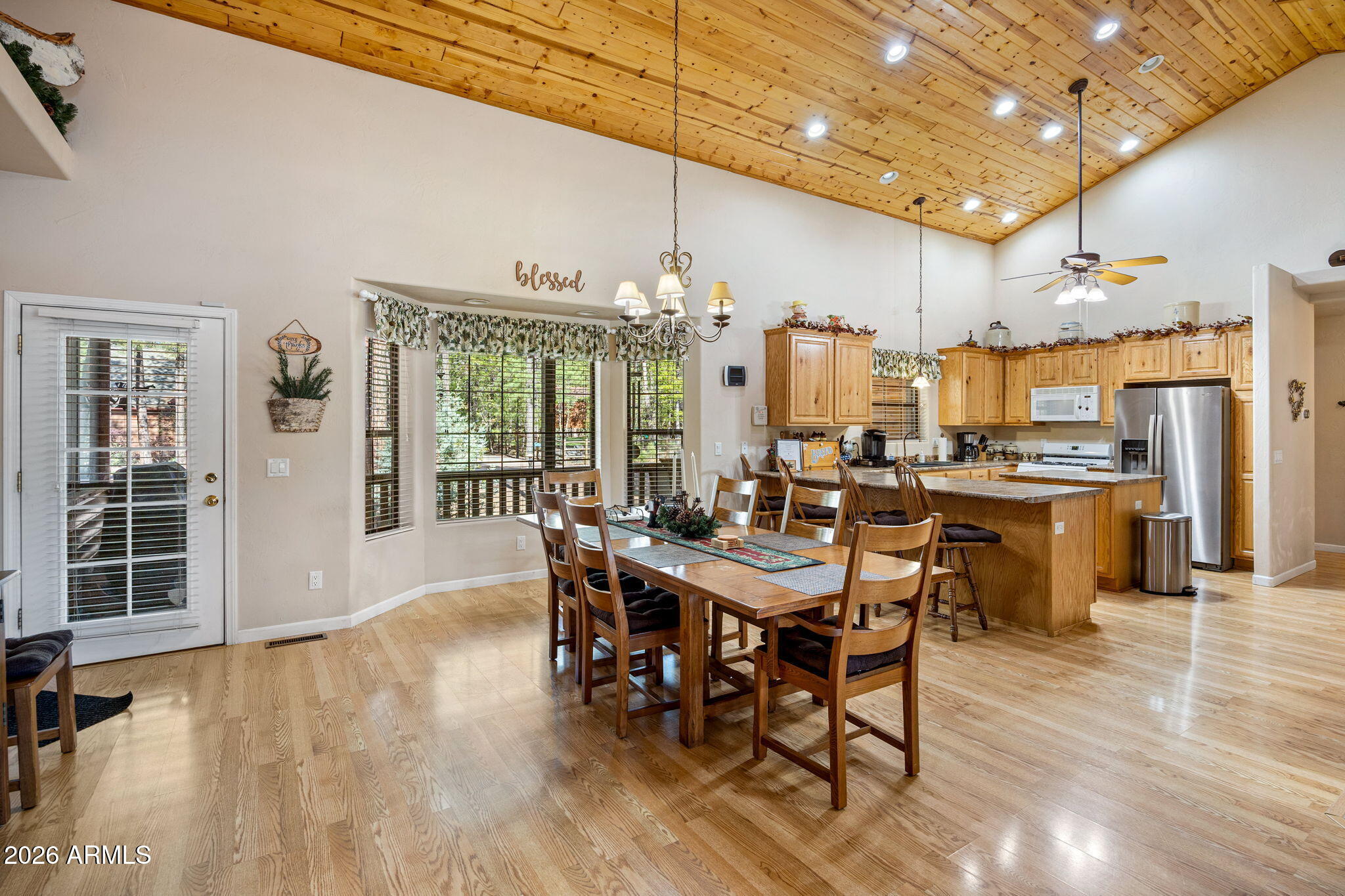 WOODLAND HILLS - Residential