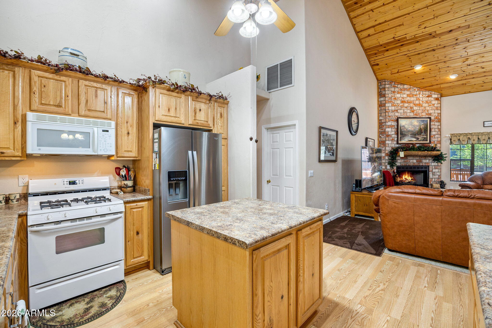 WOODLAND HILLS - Residential