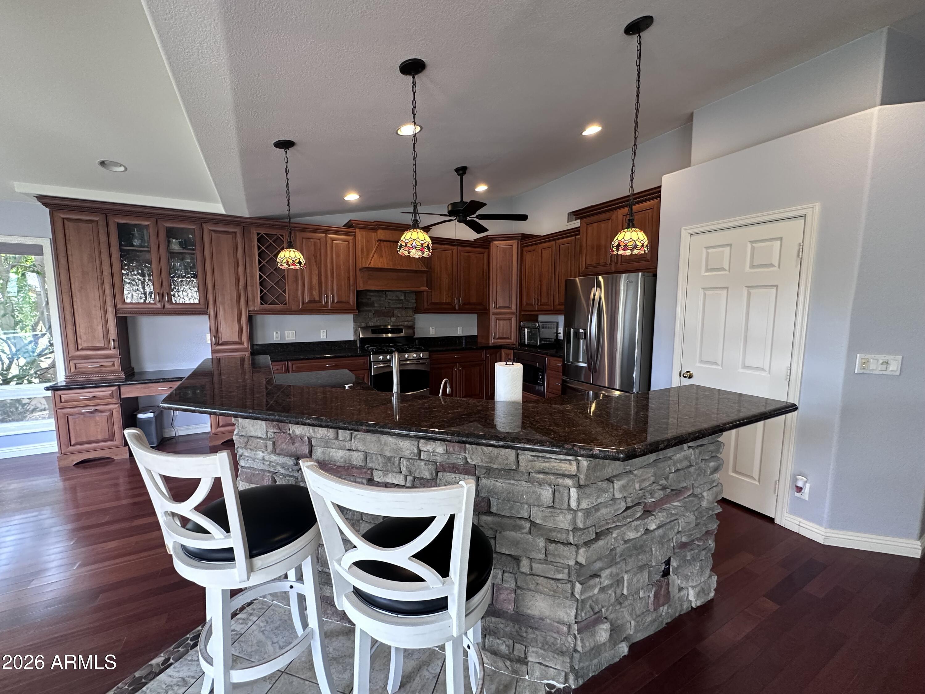 1373 N Roadrunner Drive