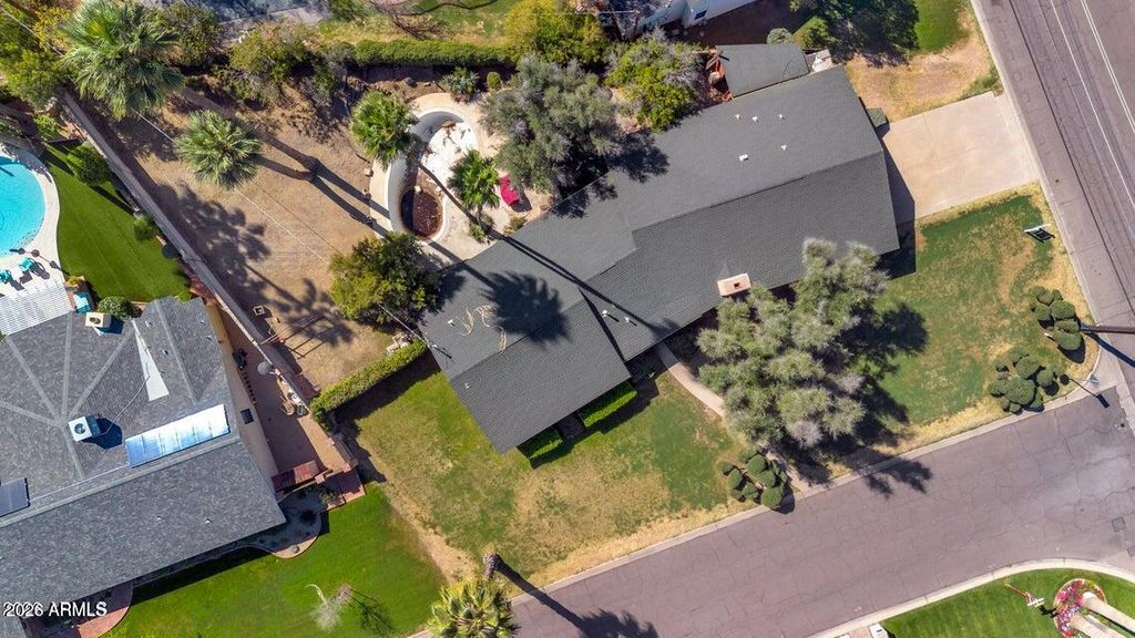 Photo of 301 E Mclellan Boulevard #10, Phoenix, AZ 85012 (MLS # 7013579)