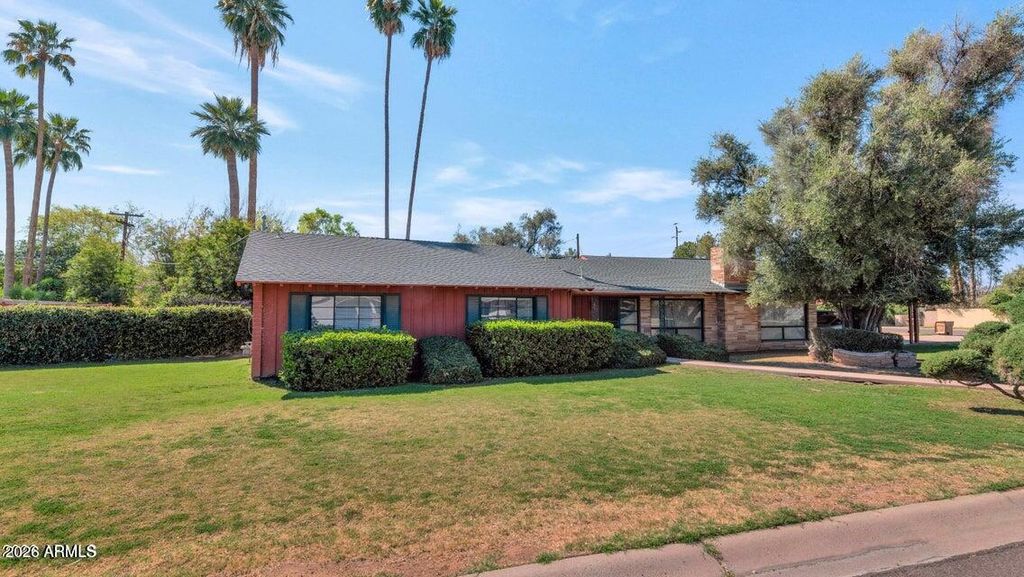Photo of 301 E Mclellan Boulevard #10, Phoenix, AZ 85012 (MLS # 7013579)