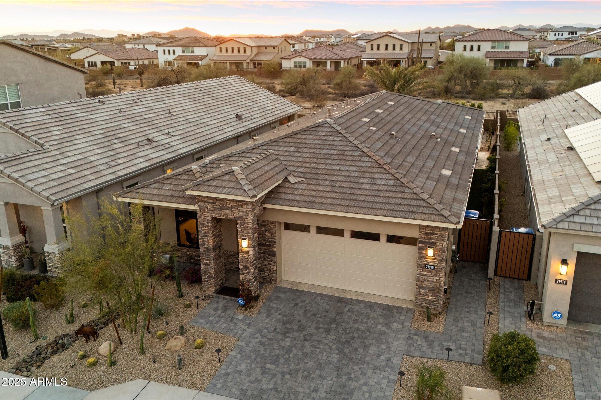 Phoenix, Arizona 85054, United States, 4 Bedrooms Bedrooms, ,2 BathroomsBathrooms,Residential,Active,95690