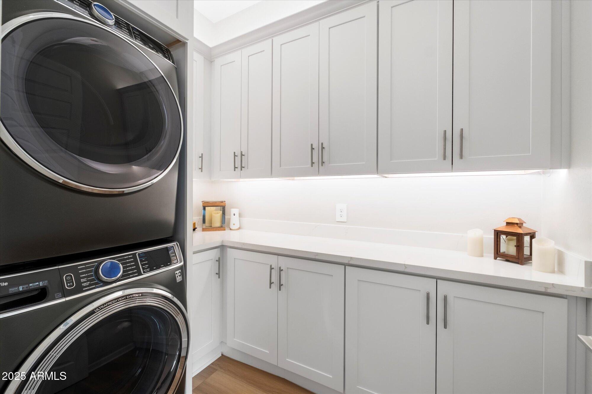 Phoenix, Arizona 85054, United States, 4 Bedrooms Bedrooms, ,2 BathroomsBathrooms,Residential,Active,95690