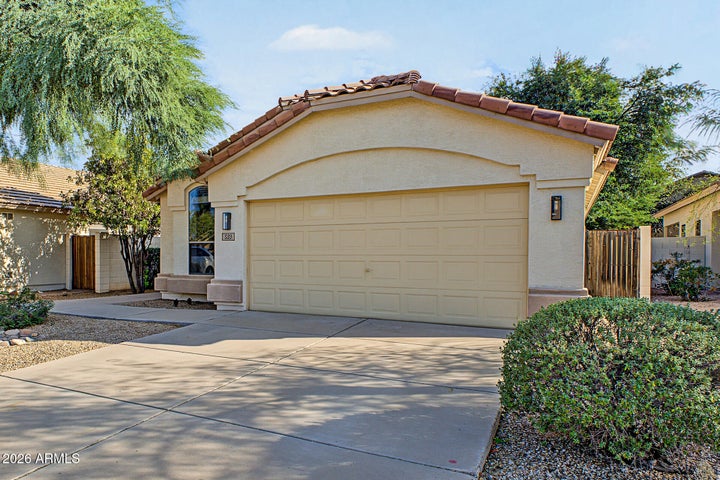 Photo 1 of 26 — 533 E KYLE Court, Gilbert, AZ 85296