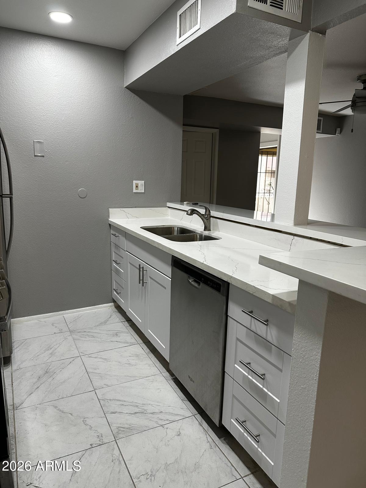 1701 W TUCKEY Lane 209