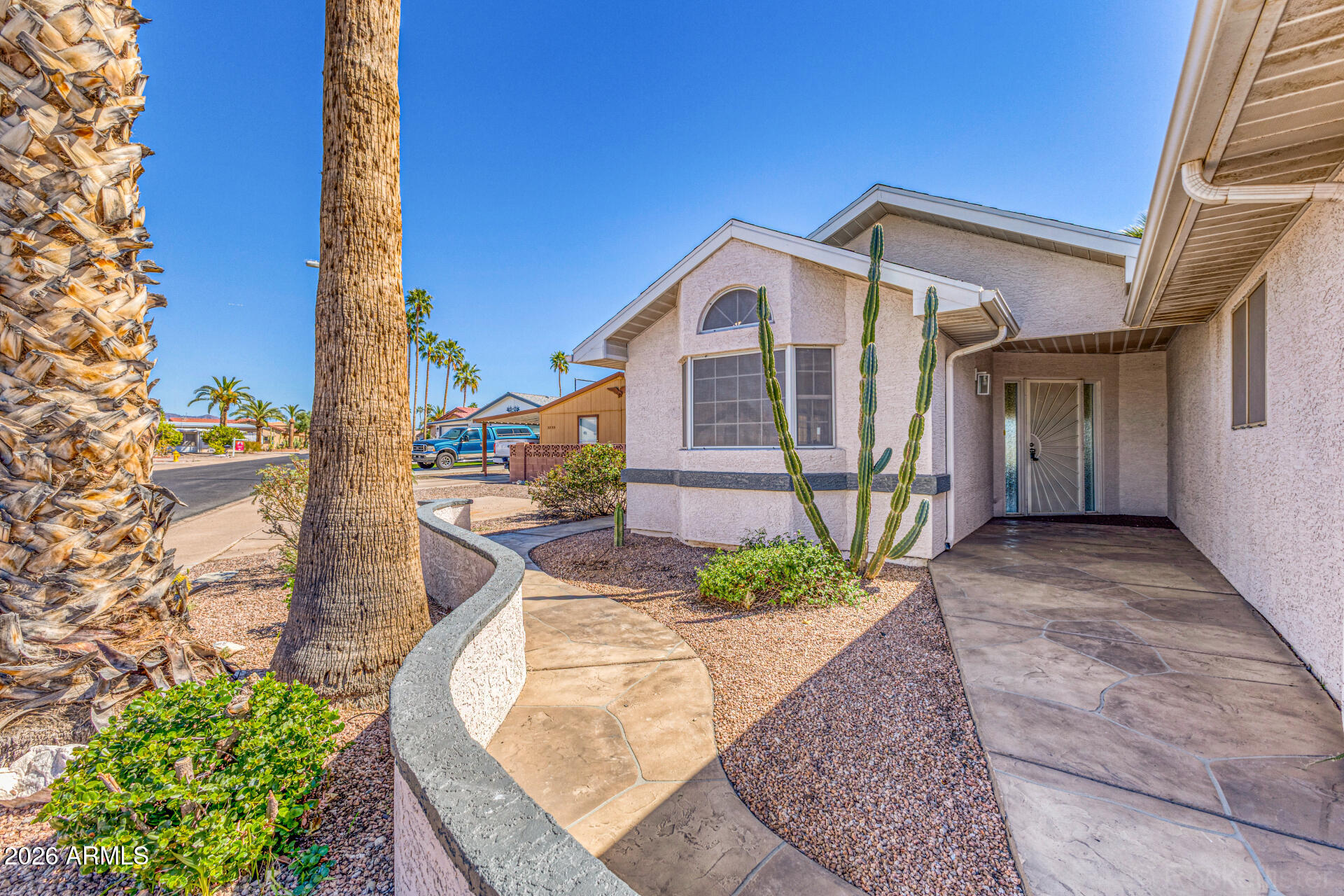 5729 E LAWNDALE Street