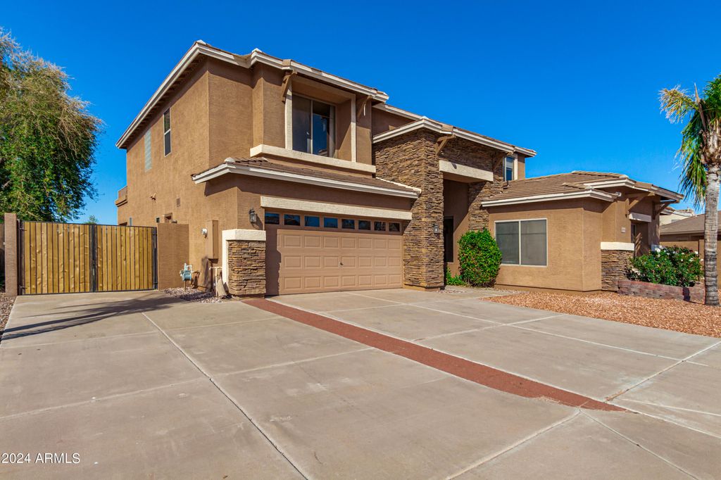 Photo of 1870 E Indigo Drive, Chandler, AZ 85286 (MLS # 6974083)