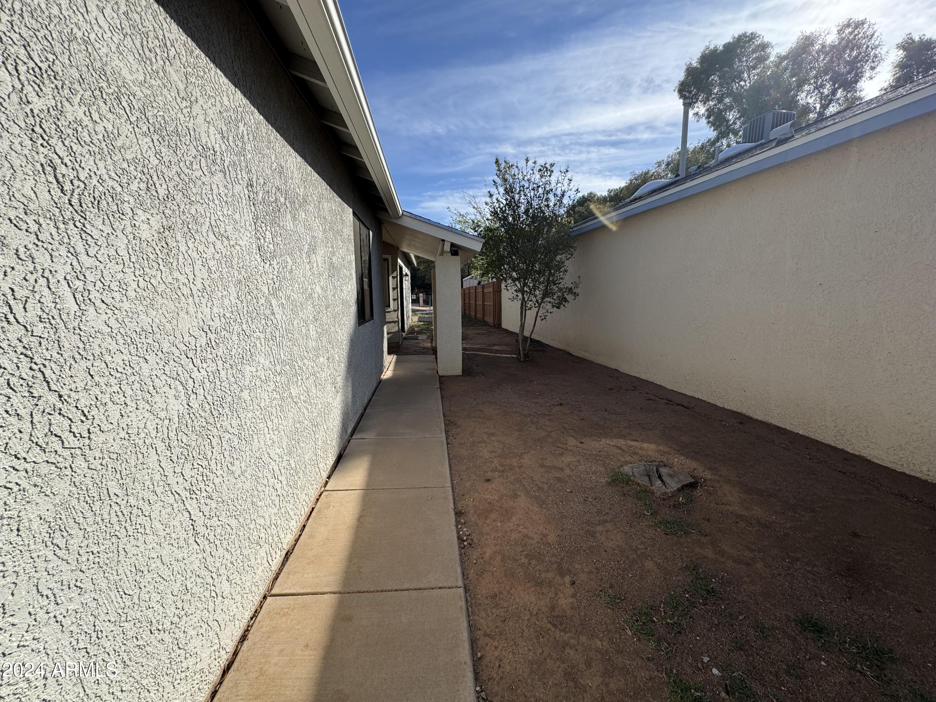 DESERT SHADOWS - Residential Lease