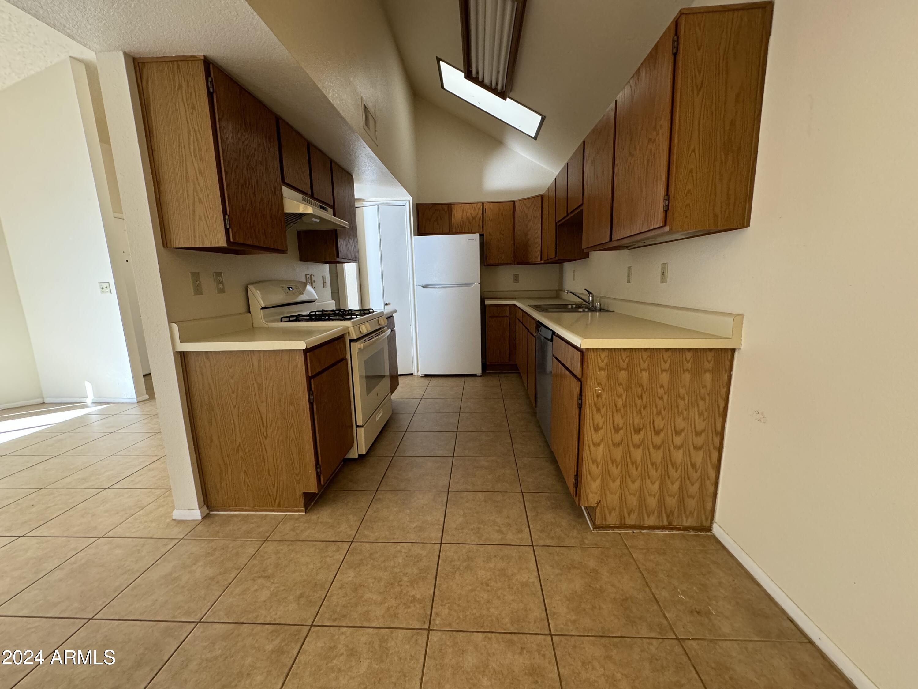 DESERT SHADOWS - Residential Lease