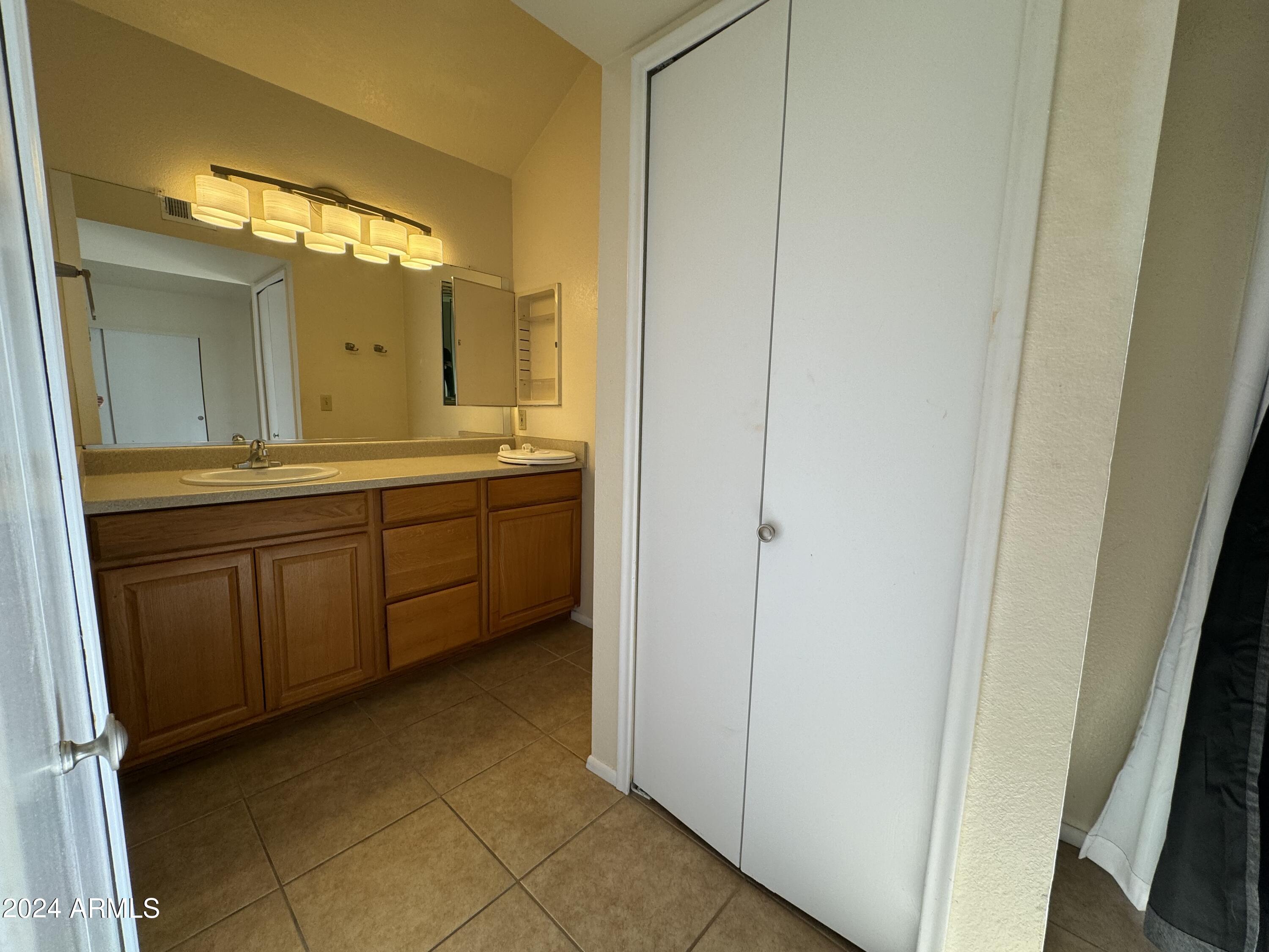 DESERT SHADOWS - Residential Lease