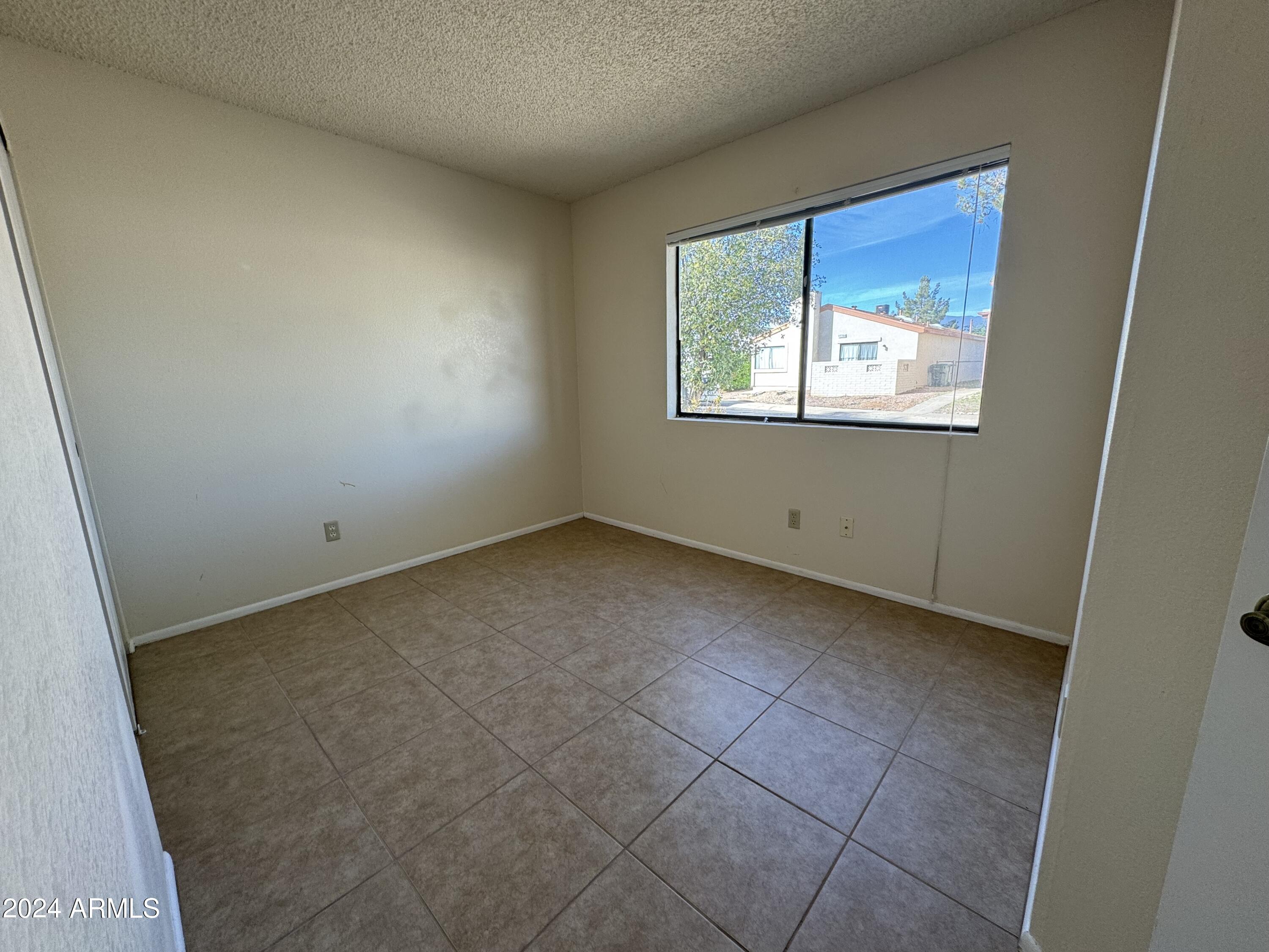 DESERT SHADOWS - Residential Lease