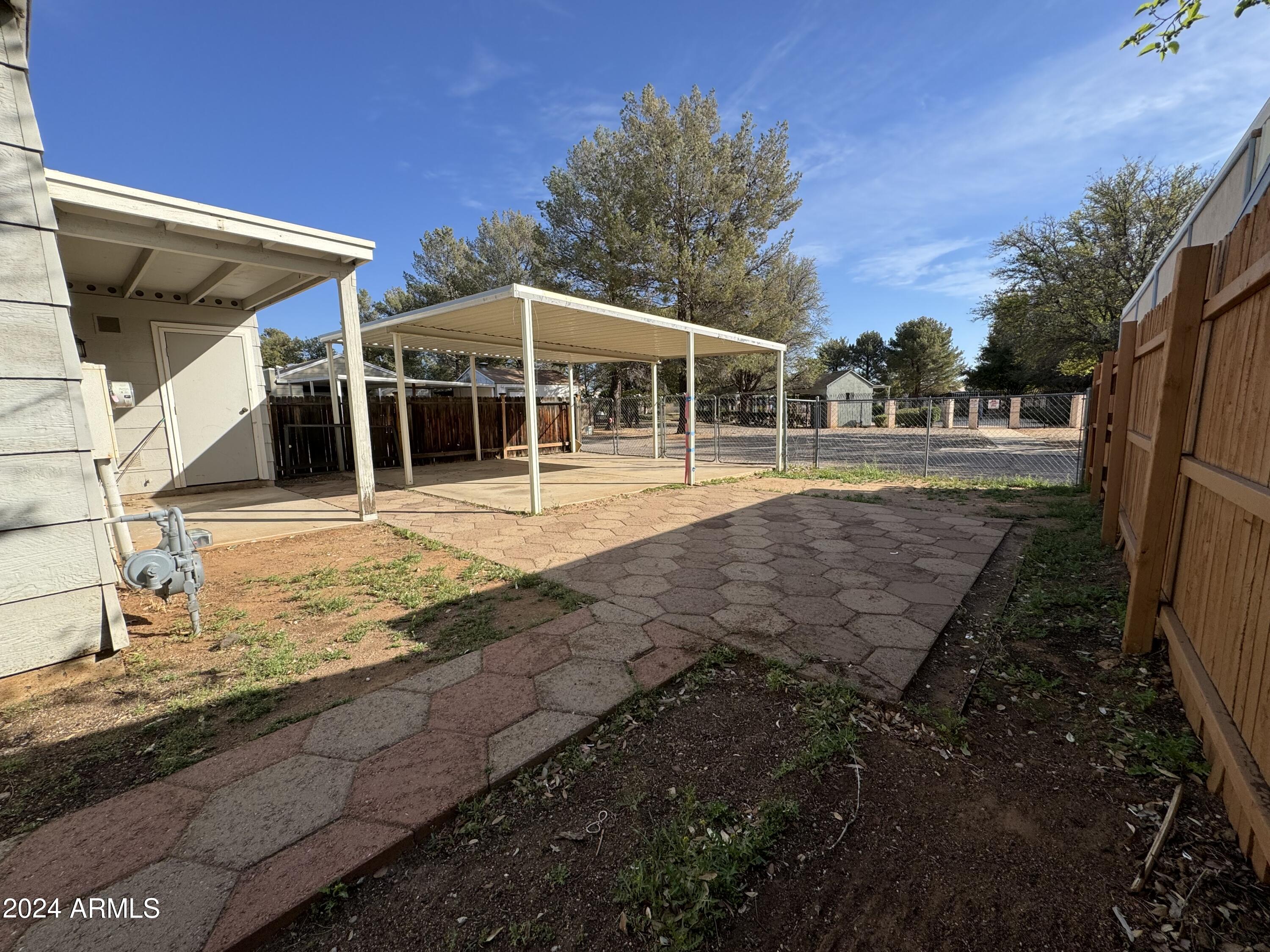 DESERT SHADOWS - Residential Lease