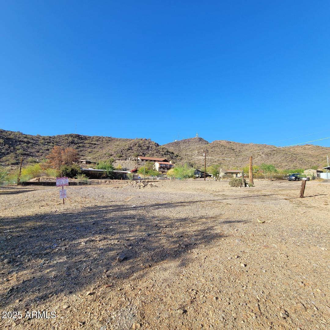 1544 W SHANGRI LA Road 101